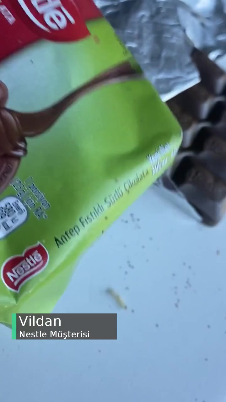 Nestle Antep Fıstıklı Çikolata videonun kapak resmi