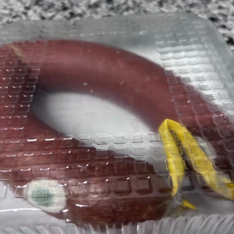 BİM'den Küflü Sucuk: Sağlık Ve Güvenlik Sorunu