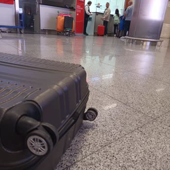 Bagaj Tekerleği Kırık Ve Faturasız Tazmin Talebi