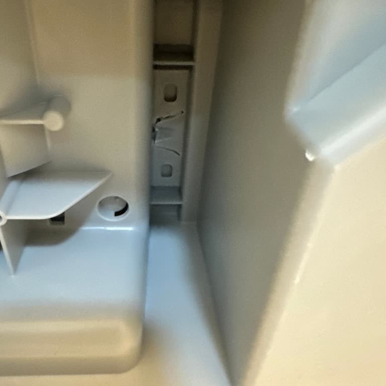 Siemens Kurutma Makinesinde Altından Su Sızdırması Ve Servis Raporu Yok!