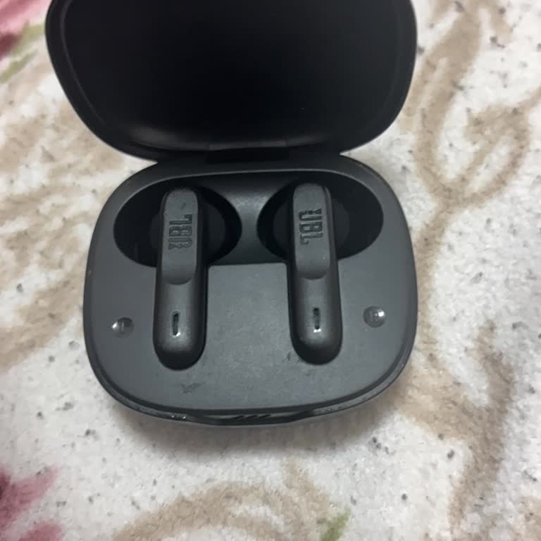 Sağ Kulaklıkta Sürekli Batarya Az Uyarısı Ve Kesintili Bağlantı Sorunu