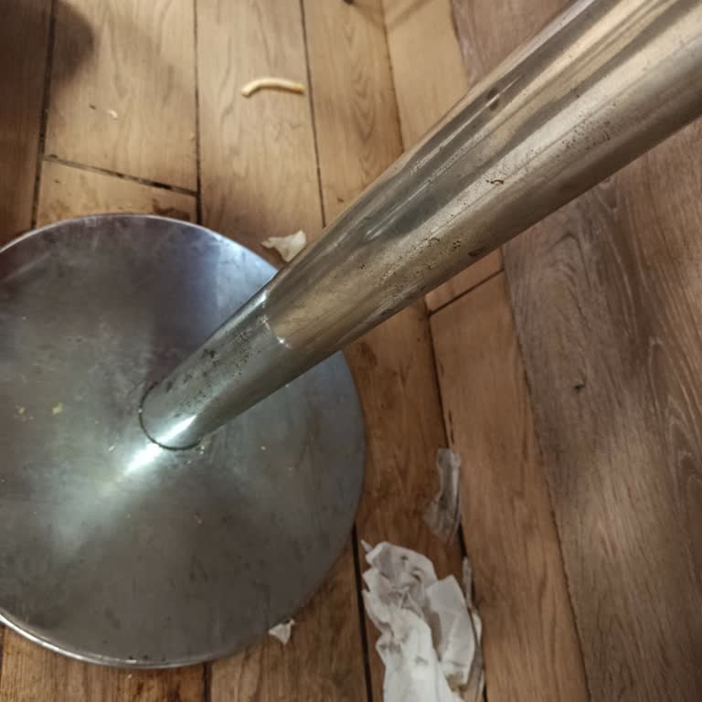 Burger King Karşıyaka Şubesinde Ciddi Hijyen Sorunları Ve Temizlik Eksikliği