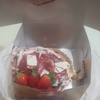 Deforme Gelen Pasta Ve Çözüm Sunmayan Yemeksepeti Mağduriyeti