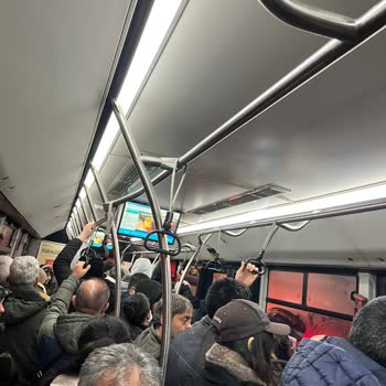 145 Marmaray Hattında Yetersiz Seferler Nedeniyle Yoğunluk Ve Mağduriyet