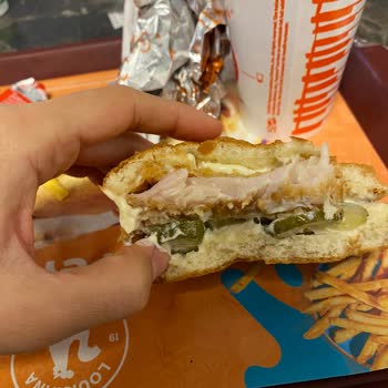 Popeyes Şubesinde Çiğ Tavuk Burger Ve Telafi Edilmeyen Hizmet Mağduriyeti