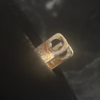 Armine Çantasının Metal Parçalarında Hızlı Oksitlenme Ve Garanti İadesi