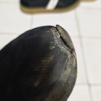 Fahiş Fiyatlara Satılan Skechers Ayakkabıda Kısa Sürede Açılmalar Ve Mağaza Desteği Yok