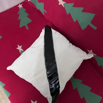 Üretim Hatalı Koltuk Takımı Ve Teslimatta İlgisiz Yaklaşım