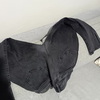 Mavi Pantolonların Kısa Sürede Renk Solması Ve Yırtılması