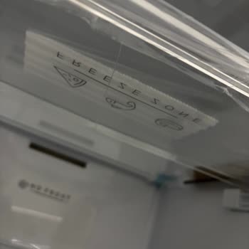 Teslim Edilen Dondurucunun Raf Kapaklarındaki Lekeler Ve Kırık İçin Değişim Talebi