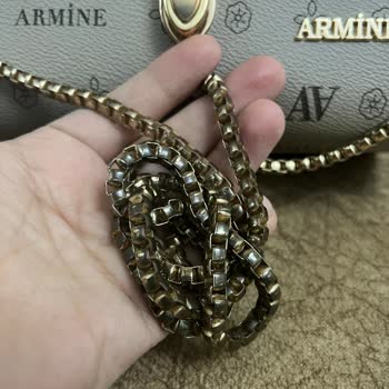 Zincir Sapındaki Renk Atması Nedeniyle Armine Çantam Kullanılamaz Hale Geldi