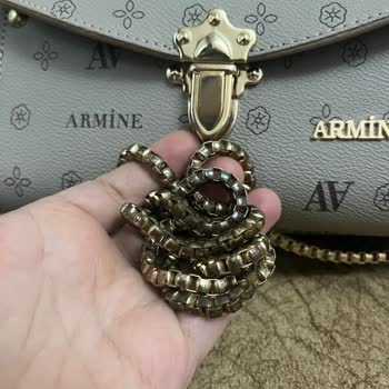 Zincir Sapındaki Renk Atması Nedeniyle Armine Çantam Kullanılamaz Hale Geldi