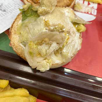 Taksim Burger King Şubesinde Bozulmuş Marul Ve Gıda Güvenliği Sorunu