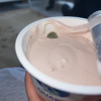 Açılmamış Sek Yoğurtta Bebek Sağlığına Tehdit Eden Küf Tabakası