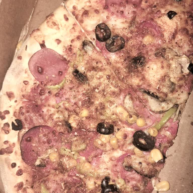 Sarımsaklı Kenarlı Pizza İçin Ek Ücret Aldım, Yanlış Ürün Geldi