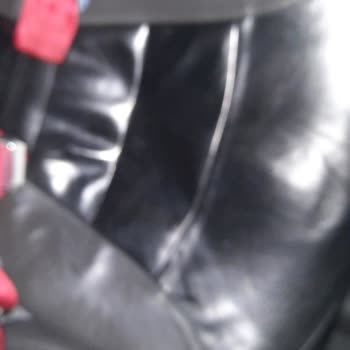 Uçuşta Kahverengi Su Sızıntısı Kıyafetlerime 2600 TL Zarar Verdi