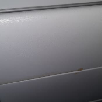 Uçuşta Kahverengi Su Sızıntısı Kıyafetlerime 2600 TL Zarar Verdi