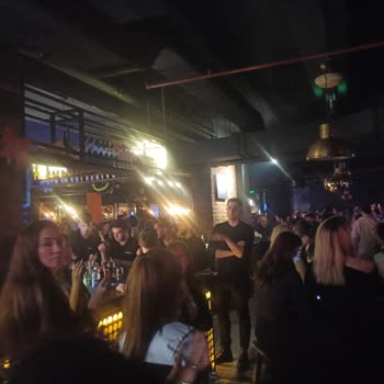 Kapalı Alanda Sigara İçilmesine İzin Verilmesi Yasa İhlali