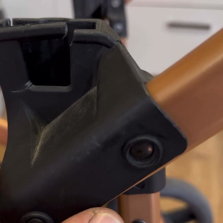 Joell 1712 Travel Bebek Arabası Ve Oto Koltuğu Bağlantı Aparatı Kırıldı, Yedek Parça Talebi