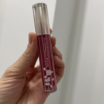 Mac Lip Gloss’ü Beş Dakikada Siliniyor Yüksek Fiyat Hayal Kırıklığı