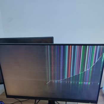 Kırık Monitör Teslimatı Ve Sorumluluk Reddi Nedeniyle Hızlı İade Talebi