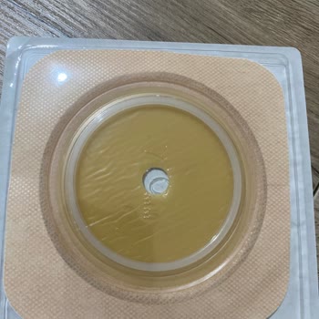 Yapışkan Sorunu Nedeniyle Kolostomi Adaptöründe Sürekli Sızıntı Ve Patlama Korkusu