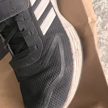 Adidas Ayakkabısının Kısa Sürede Yırtılması Ve Mağazanın Açıklama Yapmaması