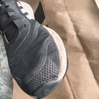 Adidas Ayakkabısının Kısa Sürede Yırtılması Ve Mağazanın Açıklama Yapmaması