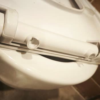 Creavit Klozet Kapaklarında Menteşe Kırılması Ve Destek Sorunu