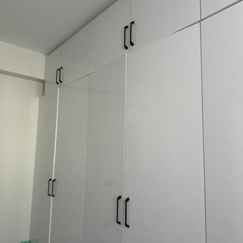 Simetri Yapı Cam Balkon Sistemleri Kırık Dökük Dolap Ve Hatalı Montaj İçin Yeniden Düzeltme Talebi