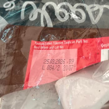 Tarihi Geçmemiş Ülker Çikolatasının Bozuk Rengi Ve Tadı İçin İade Talebi