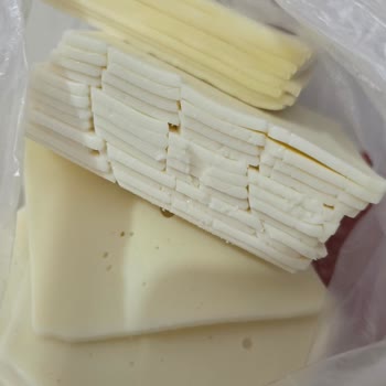 Aknaz Tost Peyniri Lezzetsiz, Çocuklar Yerken İğrendiler