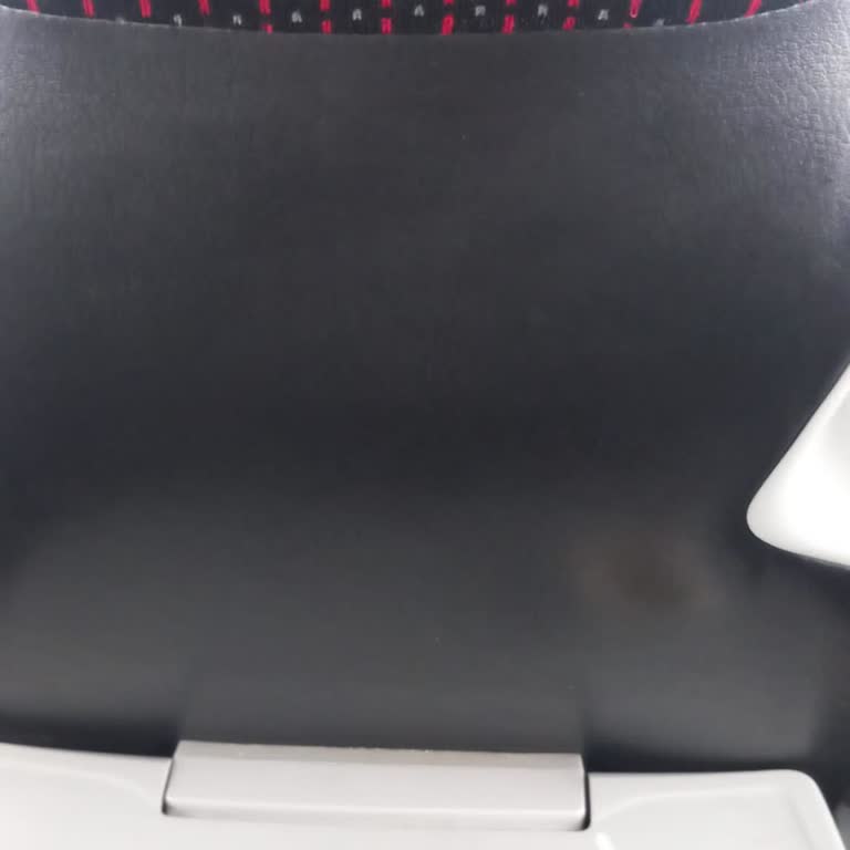 İlan Edilen TV Ve Ekran Olmadan Geciken Otobüs İçin İade Talebi