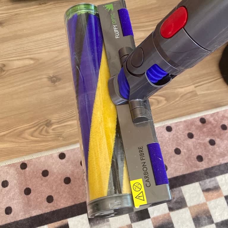 Dyson V15 Lazer Başlığının Işığı Çalışmıyor, Orijinal Olmadığı Şüphesi Ve Değişim Talebi