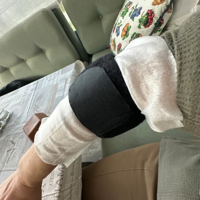 Dyson V15 Süpürge Kullanımından Sonra Sürekli Dirsek Ağrısı Ve Yaşam Kalitesi Düşüşü