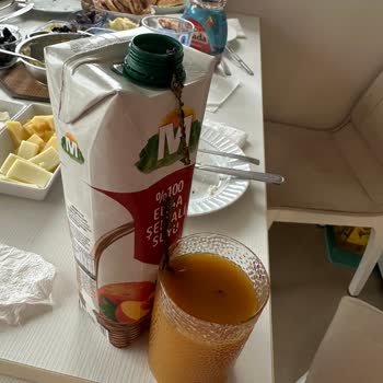 Meyve Suyunda Bulunan Pis Kokulu Yabancı Nesne Ve Sağlık Riski