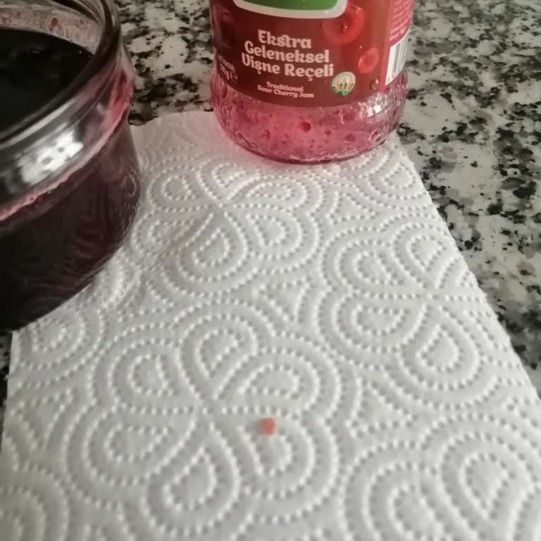 Koop Market Vişne Reçelinden Kabuk Parçası Çıktı