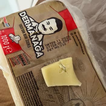 BİM Kaşar Peynirinde Sert Plastik Parça Boğazı Tehdit Etti