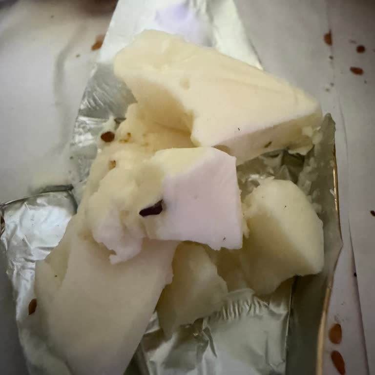 Karper Peynirinde Şok Edici Siyah Yabancı Madde