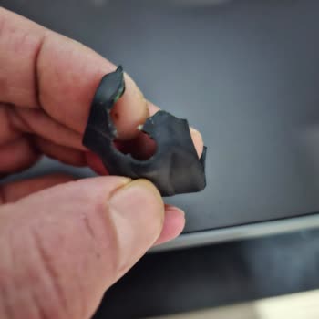 3D Teknomarket Kırık Parçalar ve Yedek Parça Temin Edilememe Nedeniyle 3D Yazıcı Kullanılamaz