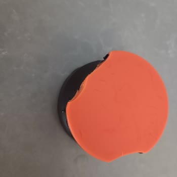 Karaca Termosunun Kapağı Kırıldı, Yedek Kapak Satışı Olmadığı İçin Şikayet