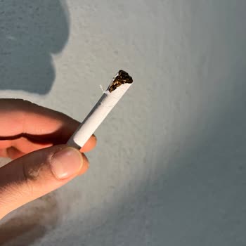 Parliament Night Blue Paketi İçindeki Yırtık Ve Dökülen Sigara Sorunu