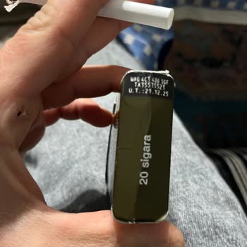 Parliament Night Blue Paketi İçindeki Yırtık Ve Dökülen Sigara Sorunu