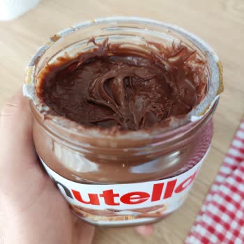 Hamile Bir Kadının Nutella Kavanozundaki Şüpheli Kabarcıklara Olan Endişesi
