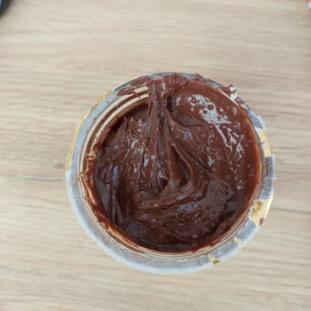 Hamile Bir Kadının Nutella Kavanozundaki Şüpheli Kabarcıklara Olan Endişesi