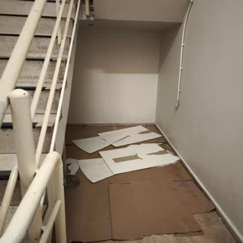 Optimum AVM Mescidi Tadilatta Olduğu İçin Uygunsuz Ve Kirli Geçici Alan