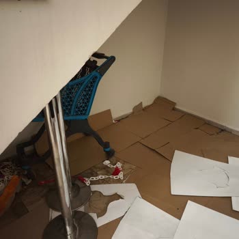 Optimum AVM Mescidi Tadilatta Olduğu İçin Uygunsuz Ve Kirli Geçici Alan