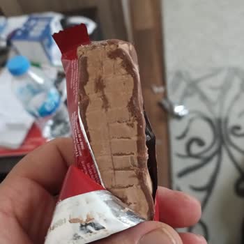 Fındıklı Çikolata Barında Beyazlama Sorunu Ve Tazelik Endişesi