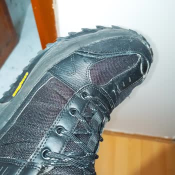 Kısa Sürede Deforme Olan Spor Botlar İçin Değişim Talebi