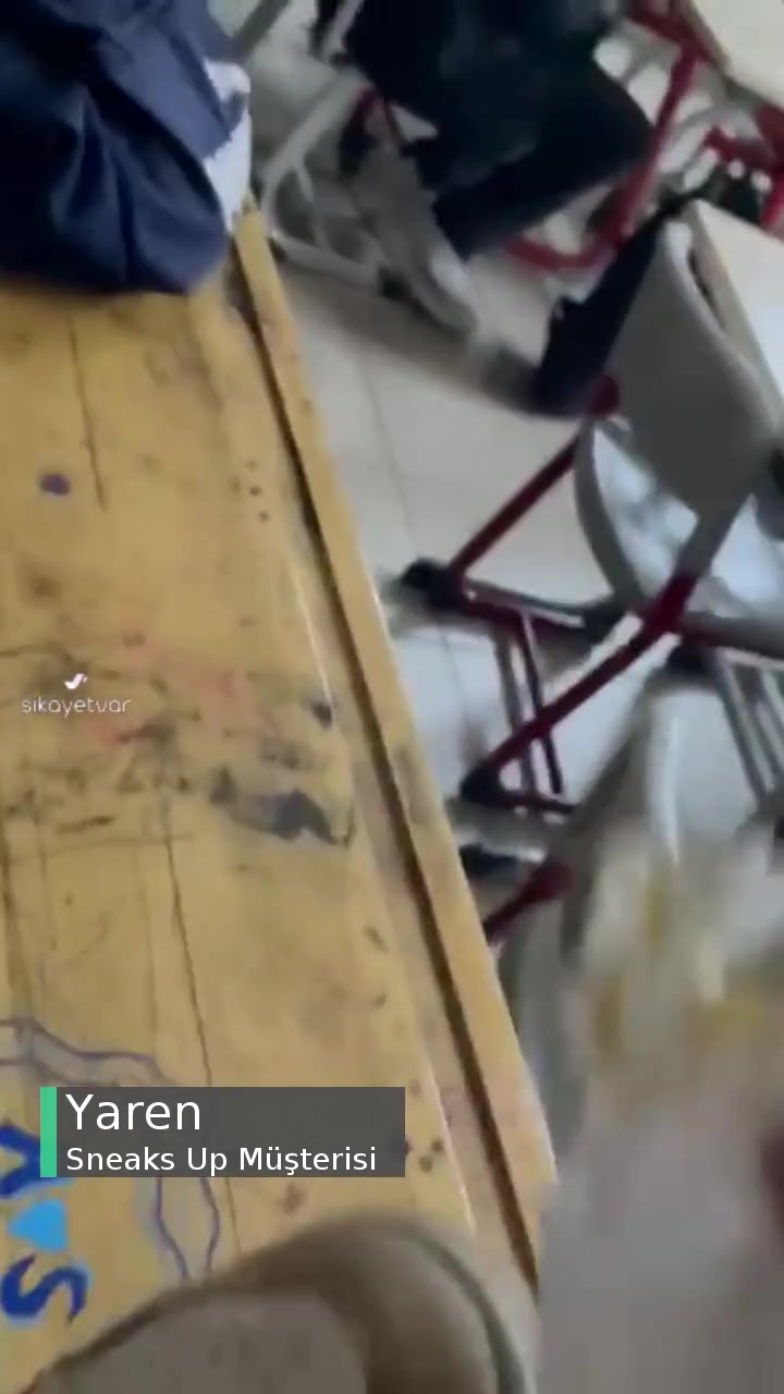 Sneaks Up Ayakkabımın Yağmurda Boyasının Akması/HATALI Ürün videonun kapak resmi